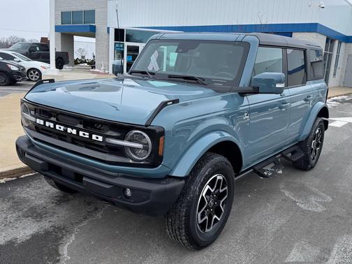 2023 Ford Bronco Outer Banks