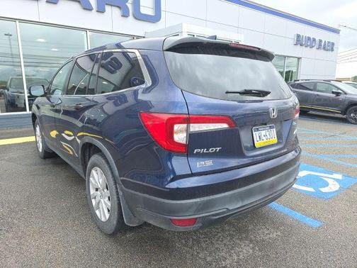 Obsidian Blue Pearl 2019 Honda Pilot LX