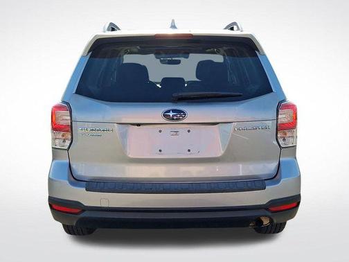 Ice Silver Metallic 2018 Subaru Forester 2.5i Premium