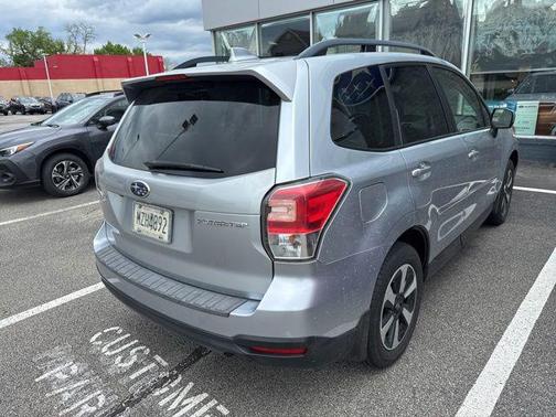 Ice Silver Metallic 2018 Subaru Forester 2.5i Premium