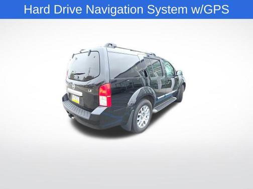 2011 Nissan Pathfinder LE