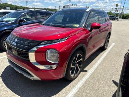 Red Diamond/Black Roof 2024 Mitsubishi Outlander SEL S-AWC