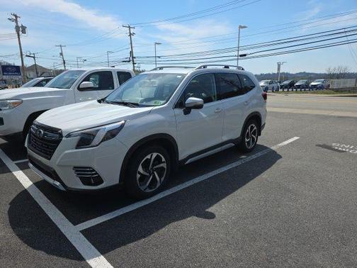 Crystal White Pearl 2024 Subaru Forester Touring