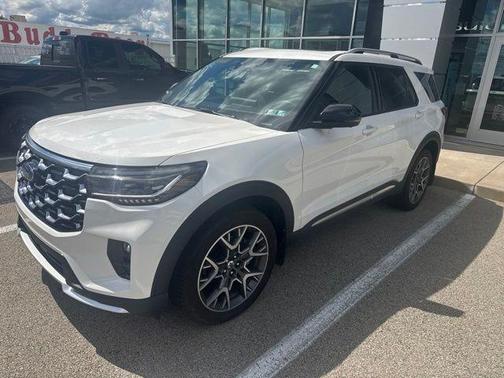 Star White Metallic Tri-Coat 2025 Ford Explorer Platinum