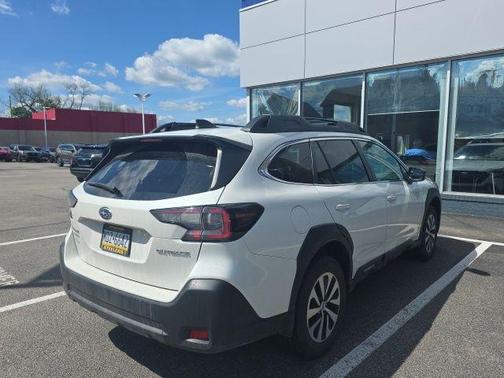 Crystal White Pearl 2023 Subaru Outback Premium