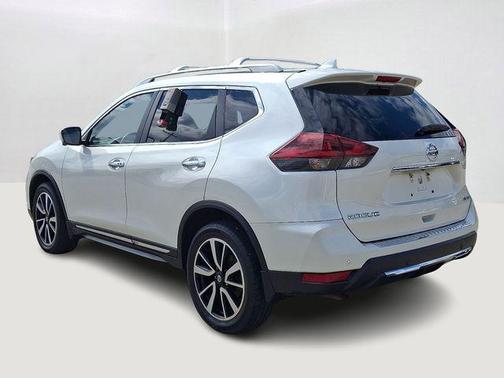 Pearl White Tricoat 2019 Nissan Rogue SL