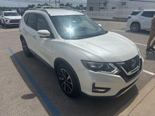 Pearl White Tricoat 2019 Nissan Rogue SL