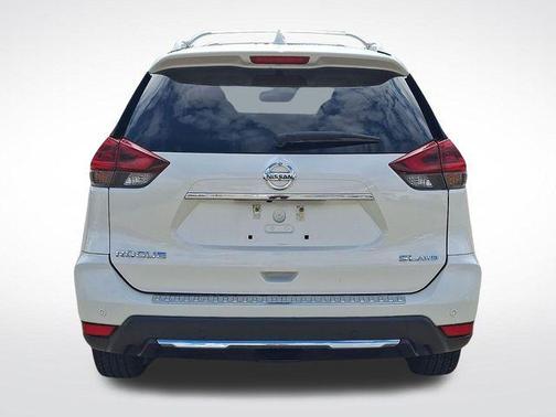 Pearl White Tricoat 2019 Nissan Rogue SL