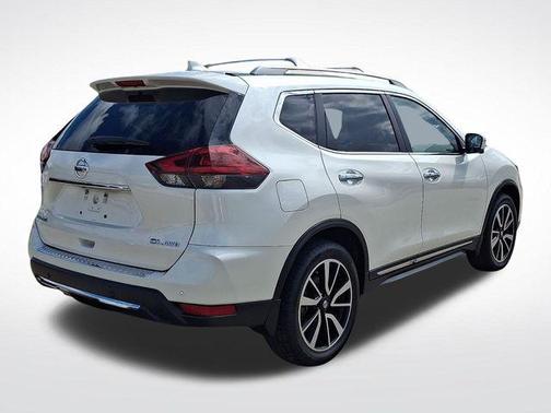 Pearl White Tricoat 2019 Nissan Rogue SL