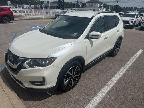 Pearl White Tricoat 2019 Nissan Rogue SL