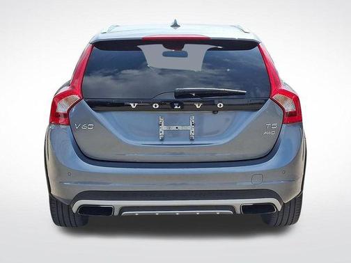 2016 Volvo V60 Cross Country T5