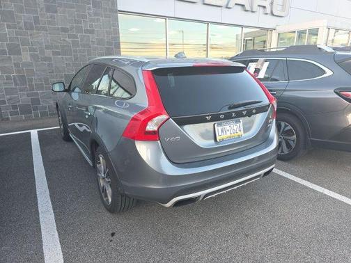 2016 Volvo V60 Cross Country T5