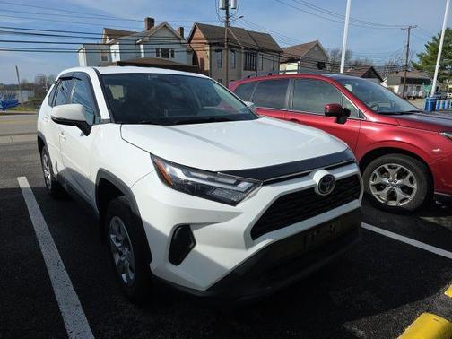 Ice Cap 2023 Toyota RAV4 LE