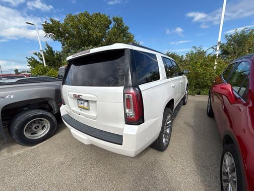 White Frost Tricoat 2017 GMC Yukon SLT