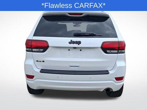 2022 Jeep Grand Cherokee Laredo