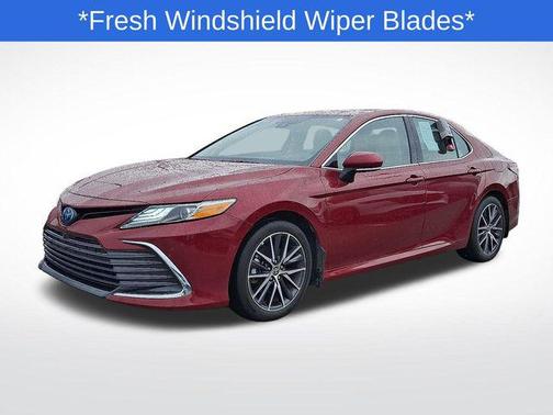 2022 Toyota Camry Hybrid XLE