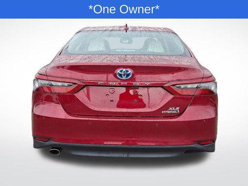 2022 Toyota Camry Hybrid XLE