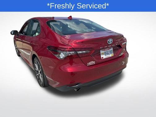 2022 Toyota Camry Hybrid XLE