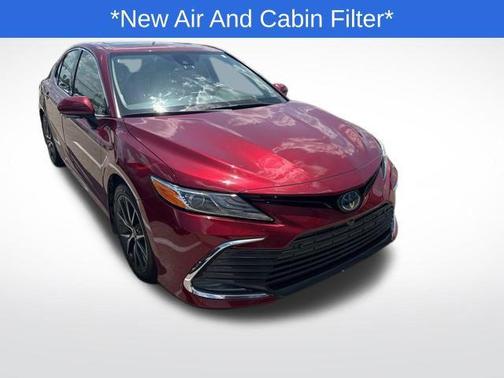 2022 Toyota Camry Hybrid XLE