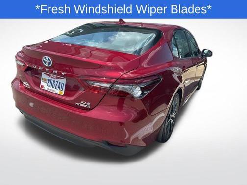 2022 Toyota Camry Hybrid XLE