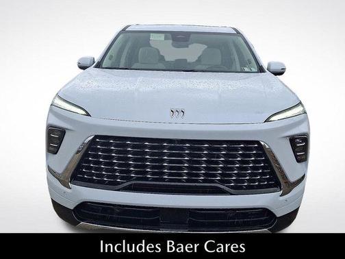 Iridescent White Tricoat 2026 Buick Enclave Avenir FWD