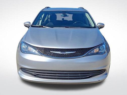 2020 Chrysler Voyager LX