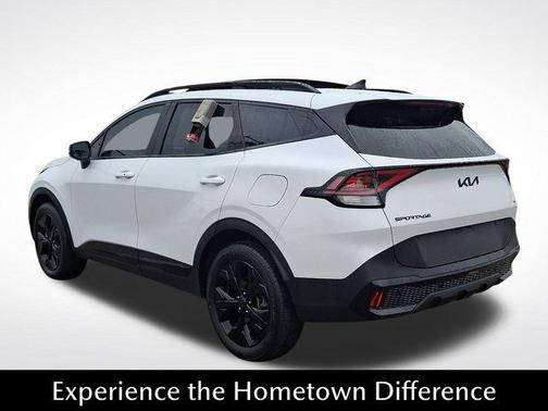 Glacial White Pearl 2025 Kia Sportage X-Line