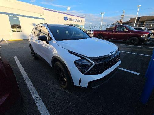 Glacial White Pearl 2025 Kia Sportage X-Line
