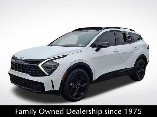 Glacial White Pearl 2025 Kia Sportage X-Line