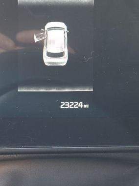 Glacial White Pearl 2025 Kia Sportage X-Line