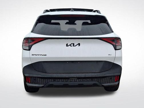 Glacial White Pearl 2025 Kia Sportage X-Line