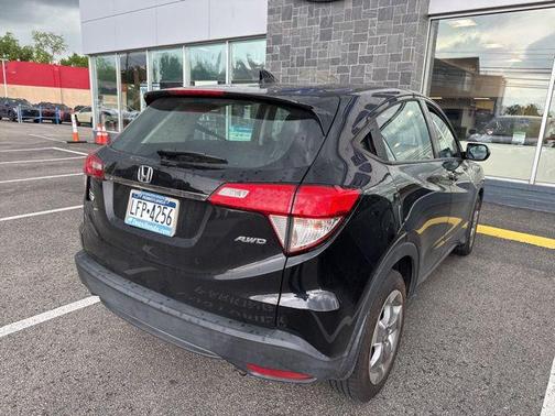 Crystal Black Pearl 2019 Honda HR-V LX