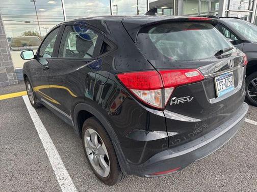 Crystal Black Pearl 2019 Honda HR-V LX