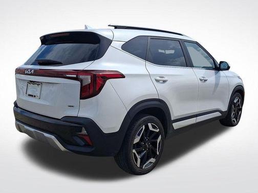 Snow White Pearl 2024 Kia Seltos SX Turbo