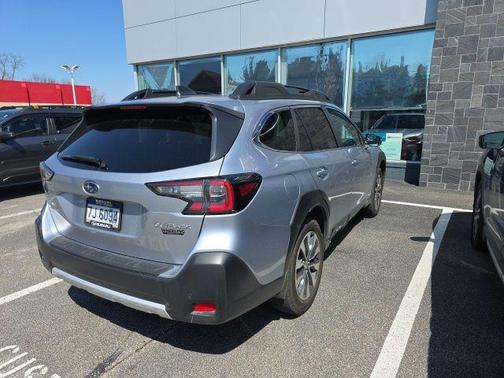 Ice Silver Metallic 2023 Subaru Outback Limited