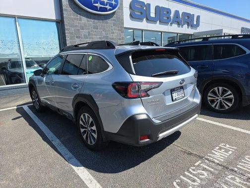 Ice Silver Metallic 2023 Subaru Outback Limited