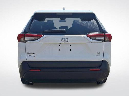 Ice Cap 2023 Toyota RAV4 LE
