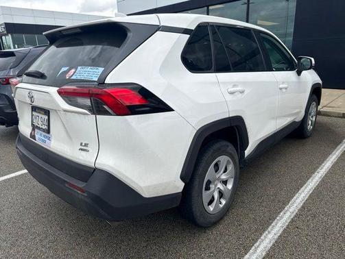 Ice Cap 2023 Toyota RAV4 LE