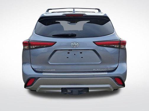 Moon Dust 2021 Toyota Highlander Platinum