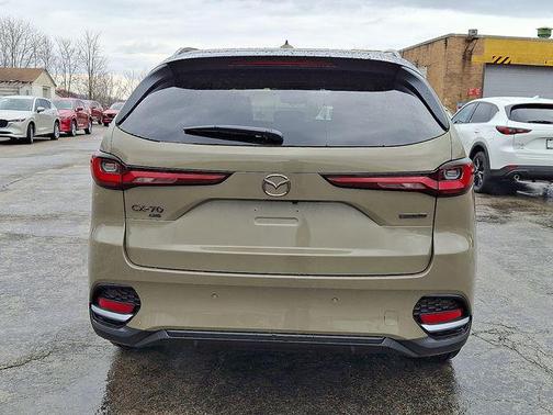 Zircon Sand Metallic 2026 Mazda CX-70 3.3 Turbo Premium