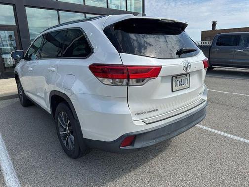 Blizzard Pearl 2019 Toyota Highlander XLE