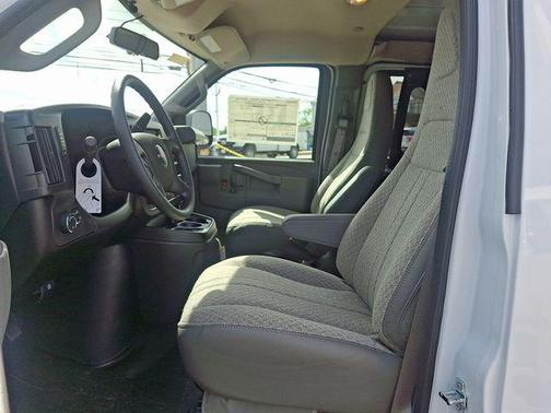 2025 GMC Savana 2500 Work Van