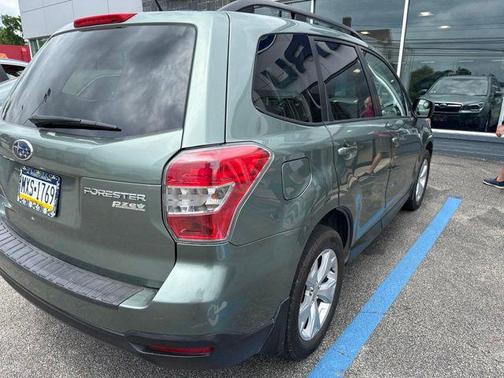 Jasmine Green Metallic 2015 Subaru Forester 2.5i Premium