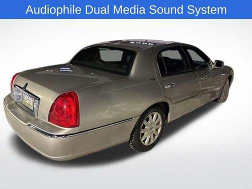 2007 Lincoln Town Car Signature