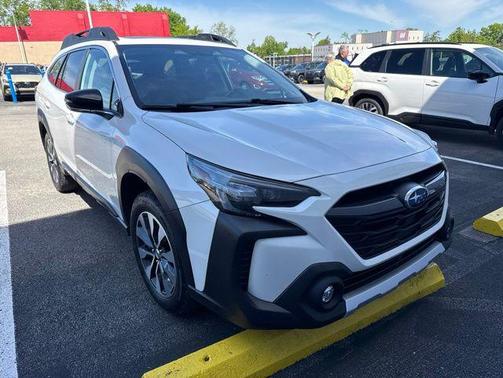 Crystal White Pearl 2023 Subaru Outback Limited XT