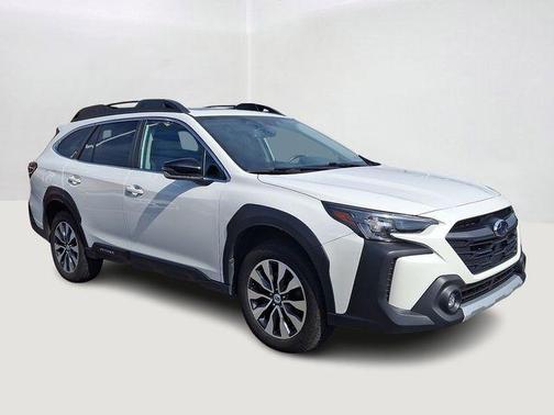Crystal White Pearl 2023 Subaru Outback Limited XT