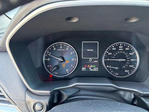 Crystal White Pearl 2023 Subaru Outback Limited XT