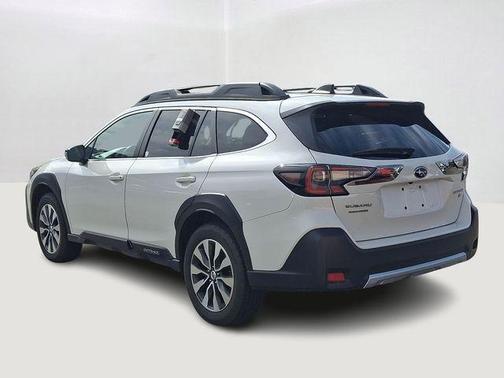 Crystal White Pearl 2023 Subaru Outback Limited XT