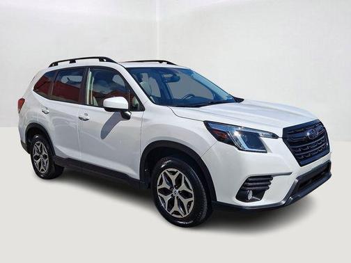 Crystal White Pearl 2023 Subaru Forester Premium