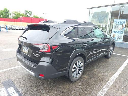 Crystal Black Silica 2025 Subaru Outback Touring